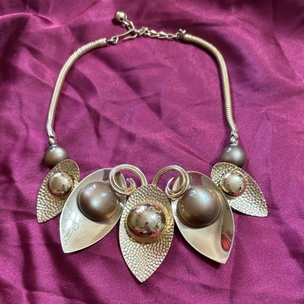 Vintage Elegant Gold Leaf Necklace